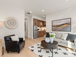 10648 Woodhaven Lane, Bellevue WA 98004