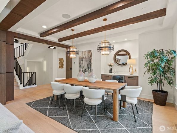 10648 Woodhaven Lane, Bellevue WA 98004