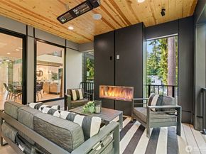 10648 Woodhaven Lane, Bellevue WA 98004