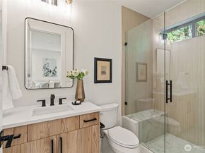 10648 Woodhaven Lane, Bellevue WA 98004