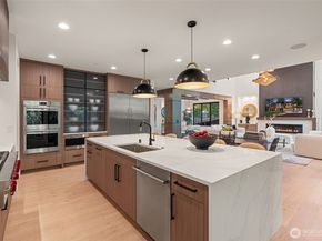 10648 Woodhaven Lane, Bellevue WA 98004