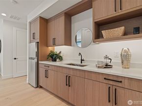 10648 Woodhaven Lane, Bellevue WA 98004
