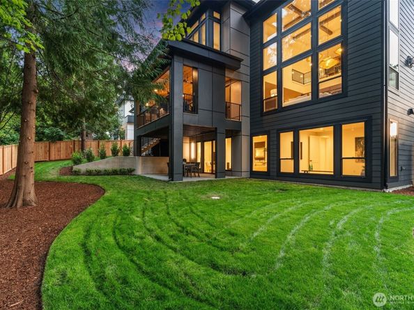 10648 Woodhaven Lane, Bellevue WA 98004