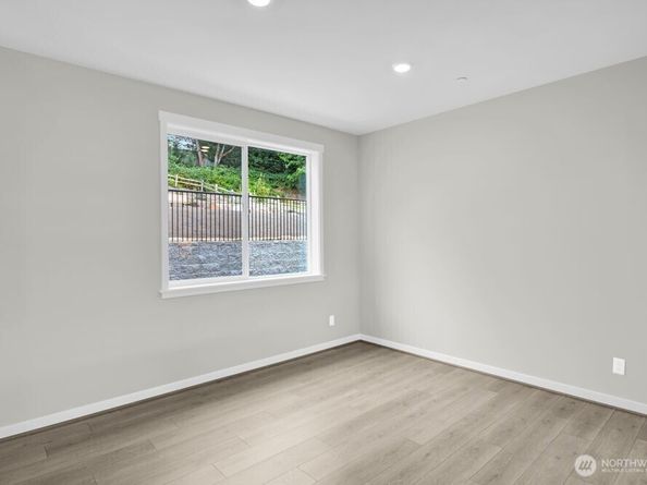 13216 NE 127th Court B, Kirkland WA 98034
