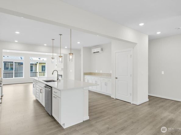 13216 NE 127th Court B, Kirkland WA 98034