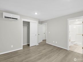 13216 NE 127th Court B, Kirkland WA 98034
