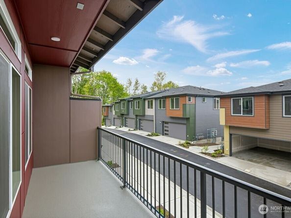 13216 NE 127th Court B, Kirkland WA 98034