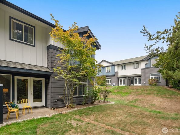 22715 4TH Avenue W 102, Bothell WA 98021