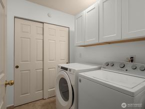 22715 4TH Avenue W 102, Bothell WA 98021