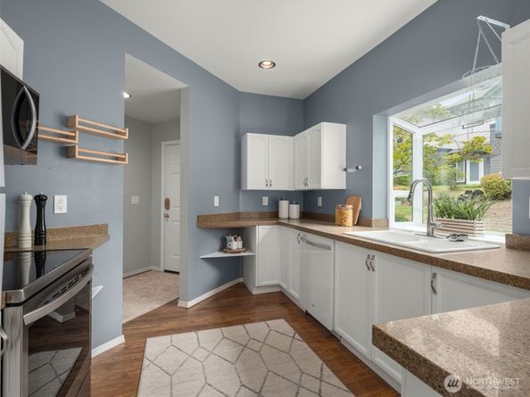 22715 4TH Avenue W 102, Bothell WA 98021