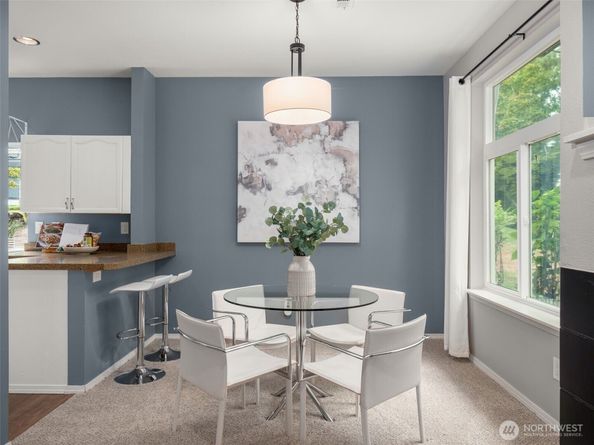 22715 4TH Avenue W 102, Bothell WA 98021