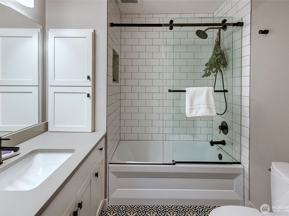 10203 47th Avenue SW A302, Seattle WA 98146