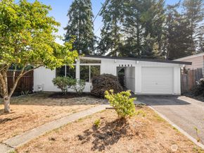 19431 74th Avenue W, Lynnwood WA 98036