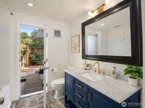 19431 74th Avenue W, Lynnwood WA 98036