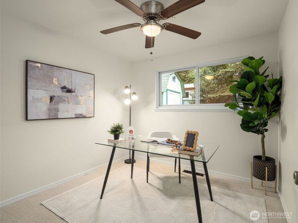 19431 74th Avenue W, Lynnwood WA 98036