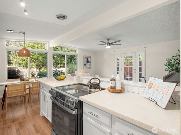 19431 74th Avenue W, Lynnwood WA 98036