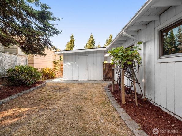 19431 74th Avenue W, Lynnwood WA 98036