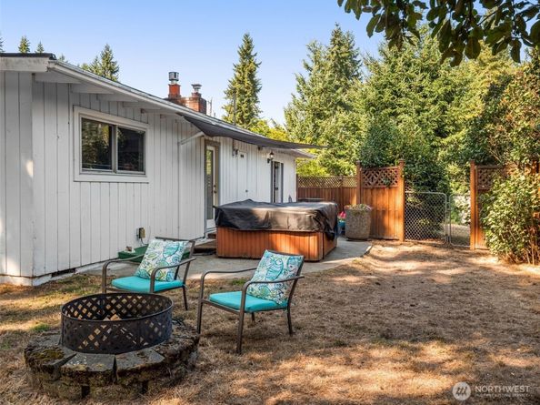 19431 74th Avenue W, Lynnwood WA 98036