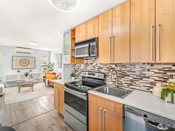 7341 16th Avenue SW, Seattle WA 98106