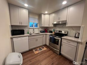 6105 S 124th St, Seattle WA 98178