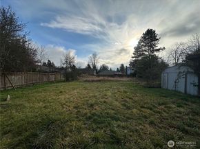 6105 S 124th St, Seattle WA 98178