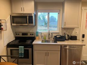 6105 S 124th St, Seattle WA 98178