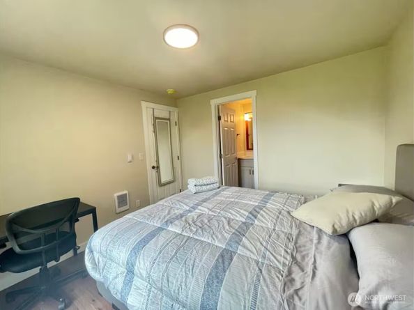 6105 S 124th St, Seattle WA 98178