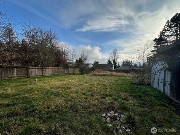6105 S 124th St, Seattle WA 98178