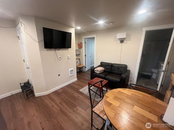 6105 S 124th St, Seattle WA 98178