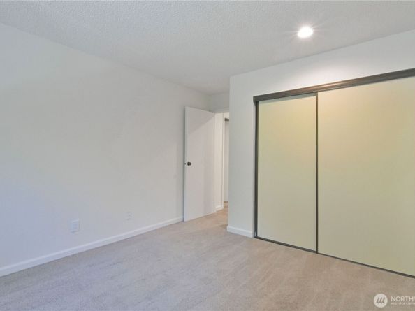 18606 52nd Avenue W 224, Lynnwood WA 98037