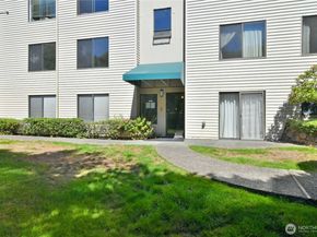 18606 52nd Avenue W 224, Lynnwood WA 98037