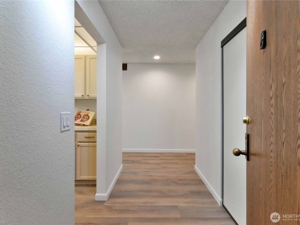 18606 52nd Avenue W 224, Lynnwood WA 98037