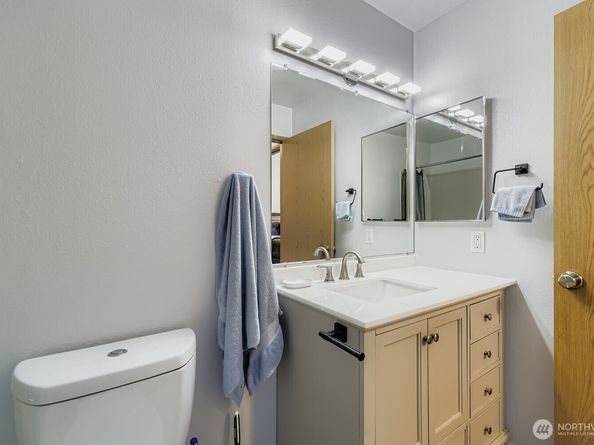 18200 73rd Ave NE A113, Kenmore WA 98028