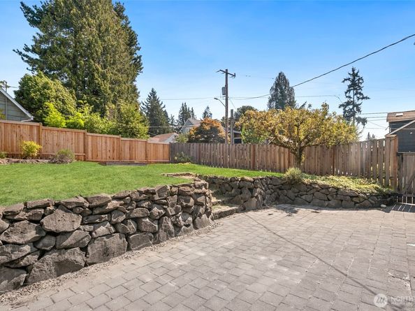 9200 5th Avenue NE, Seattle WA 98115