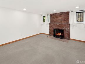 9200 5th Avenue NE, Seattle WA 98115