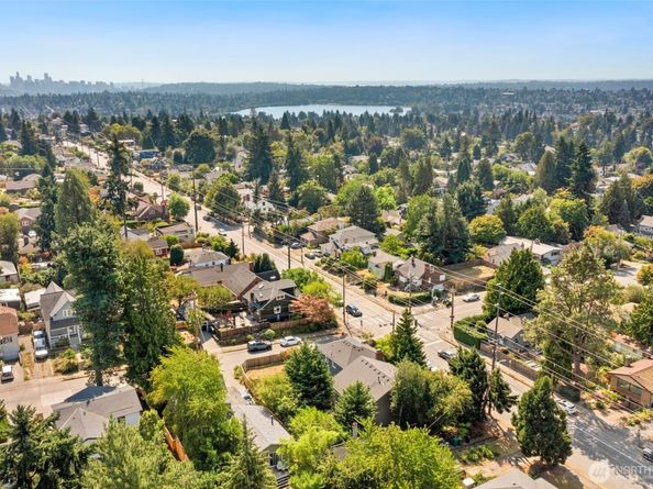 9200 5th Avenue NE, Seattle WA 98115