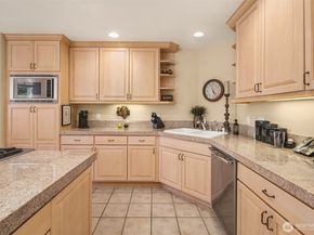 530 Walnut Street 100, Edmonds WA 98020