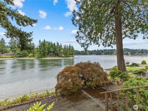1534 Madrona Point Drive, Bremerton WA 98312