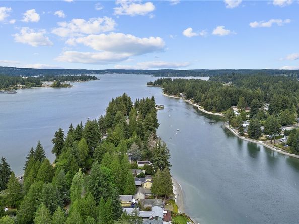 1534 Madrona Point Drive, Bremerton WA 98312