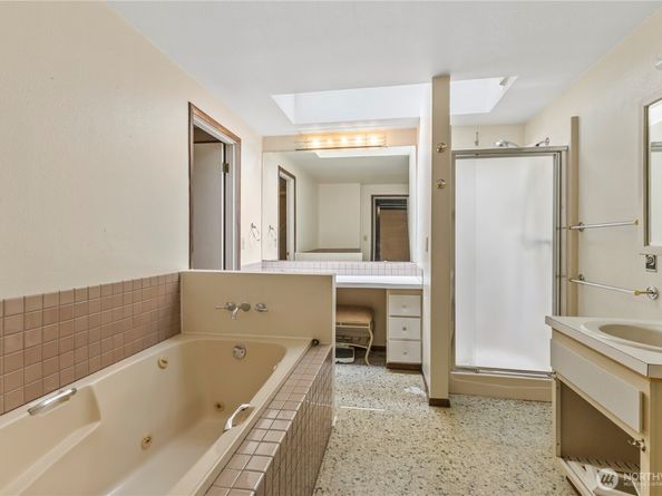 1534 Madrona Point Drive, Bremerton WA 98312
