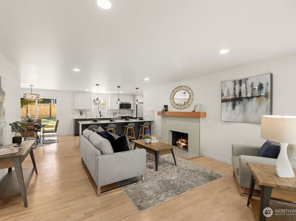 18733 50th Avenue NE, Lake Forest Park WA 98155
