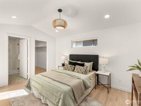 18733 50th Avenue NE, Lake Forest Park WA 98155