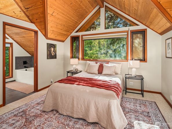 17804 Thorsen Road SW, Vashon WA 98070