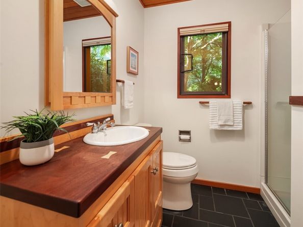 17804 Thorsen Road SW, Vashon WA 98070