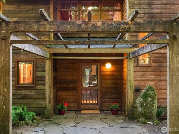 17804 Thorsen Road SW, Vashon WA 98070