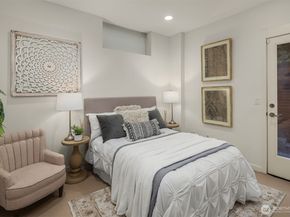 1002 5th Avenue N, Seattle WA 98109