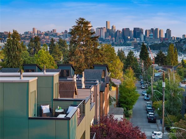 3852 Carr Place N, Seattle WA 98103
