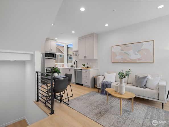 3852 Carr Place N, Seattle WA 98103
