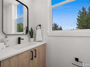 3852 Carr Place N, Seattle WA 98103