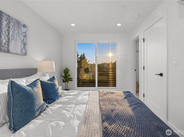 3852 Carr Place N, Seattle WA 98103